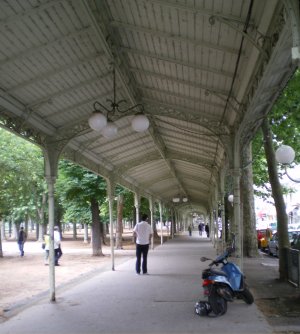 A tired colonnade